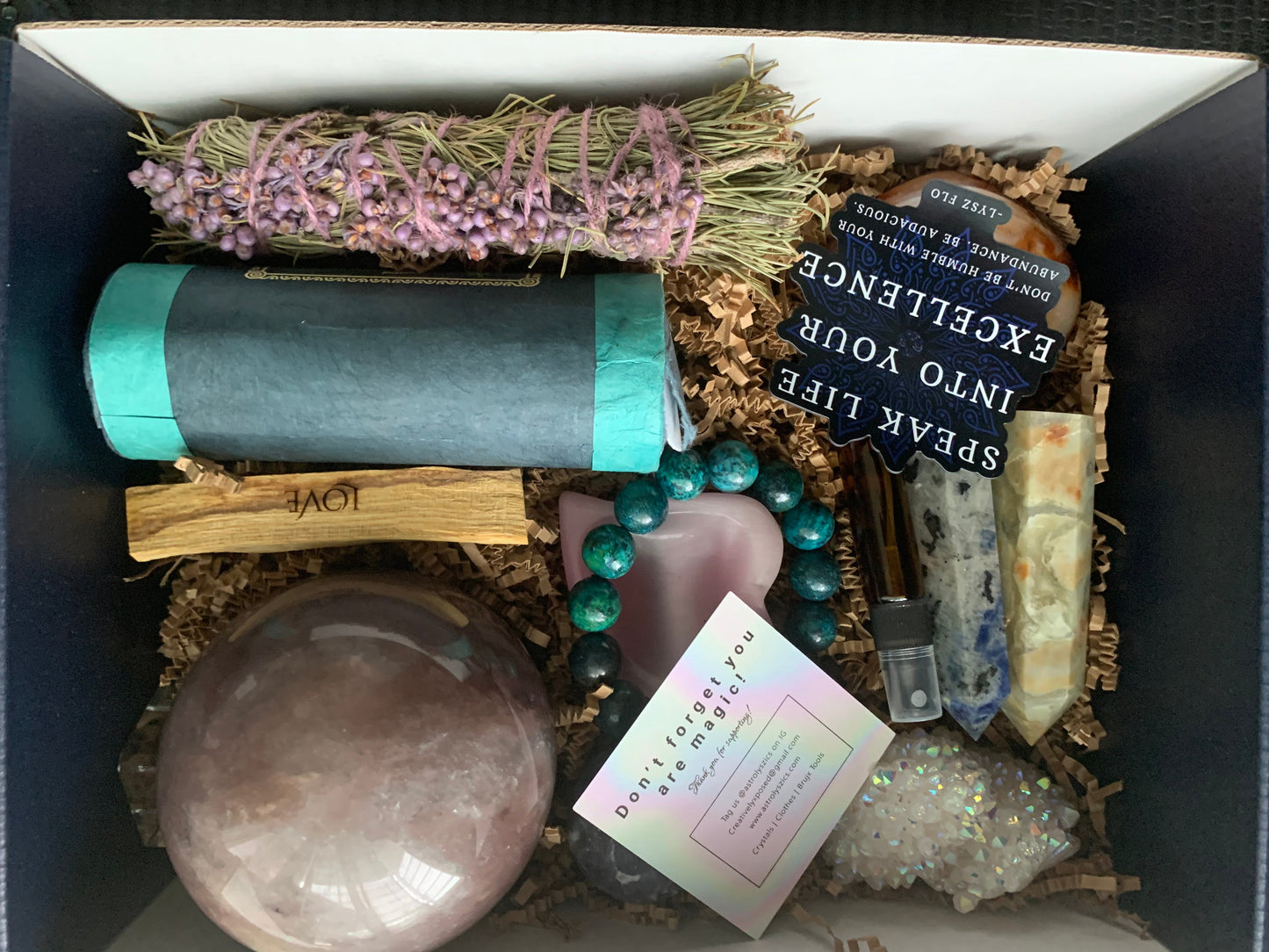 Astrowellness Box (Limited Editions) - Astrolyszics