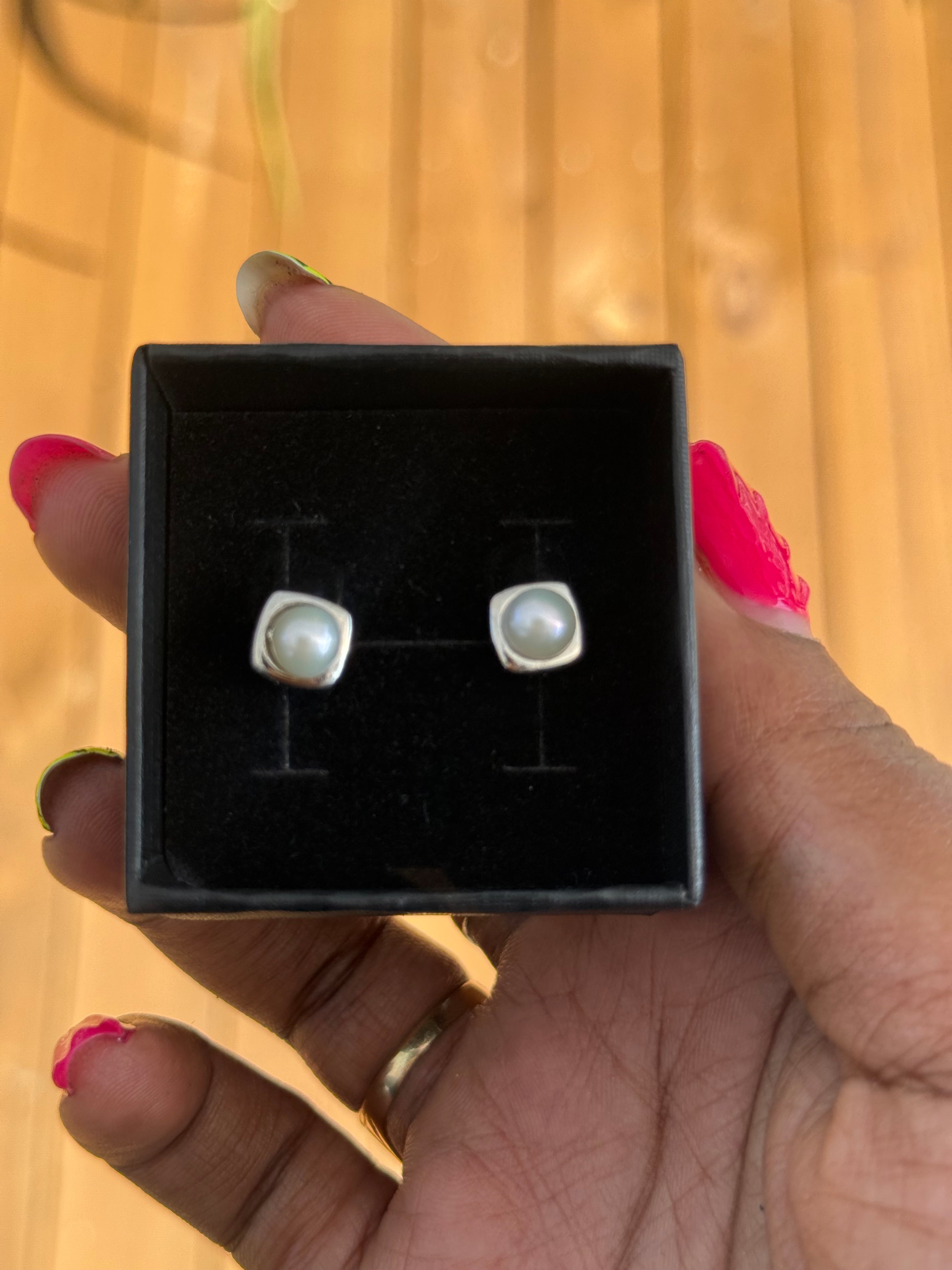 Pearl Stud Earring