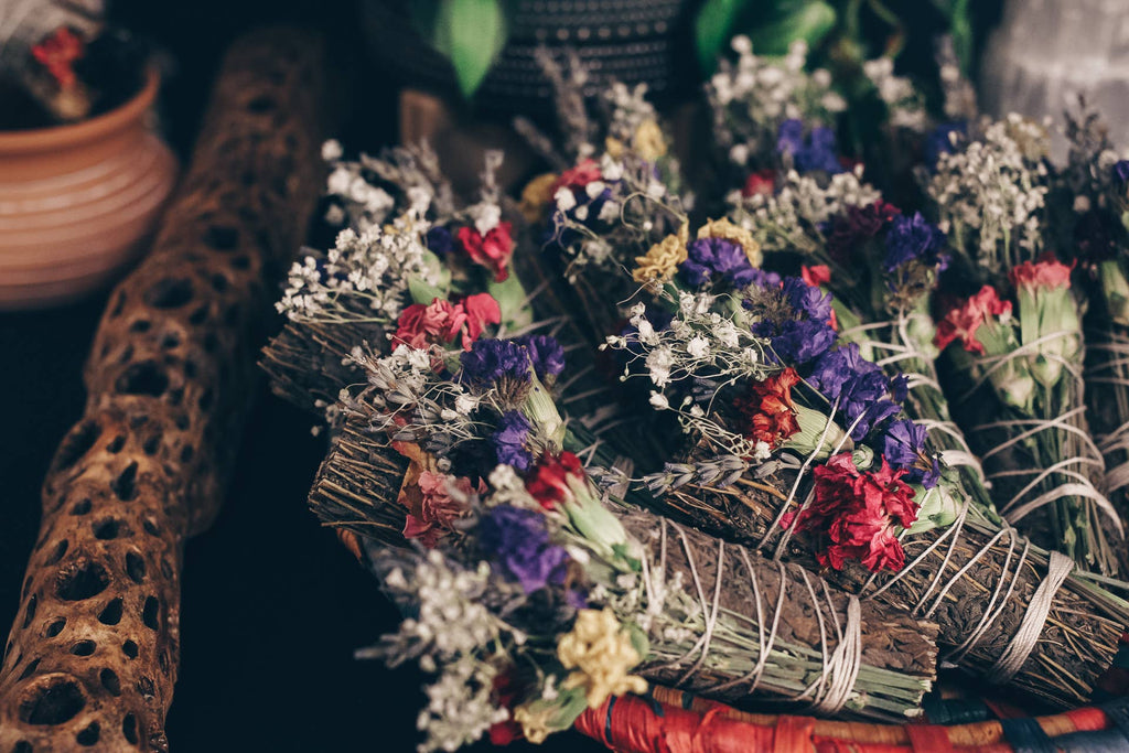 Mugwort Smoke Bundle - Intuitive Connection & Protection