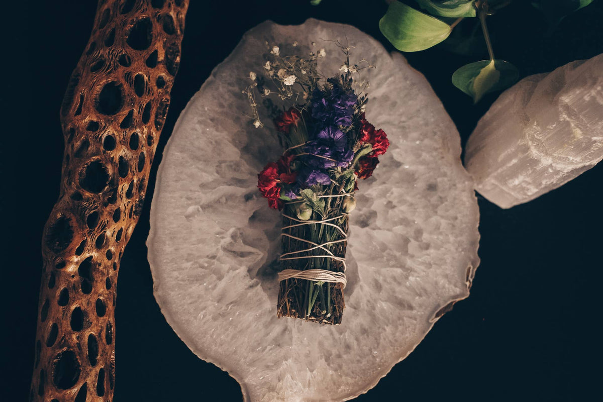 Mugwort Smoke Bundle - Intuitive Connection & Protection