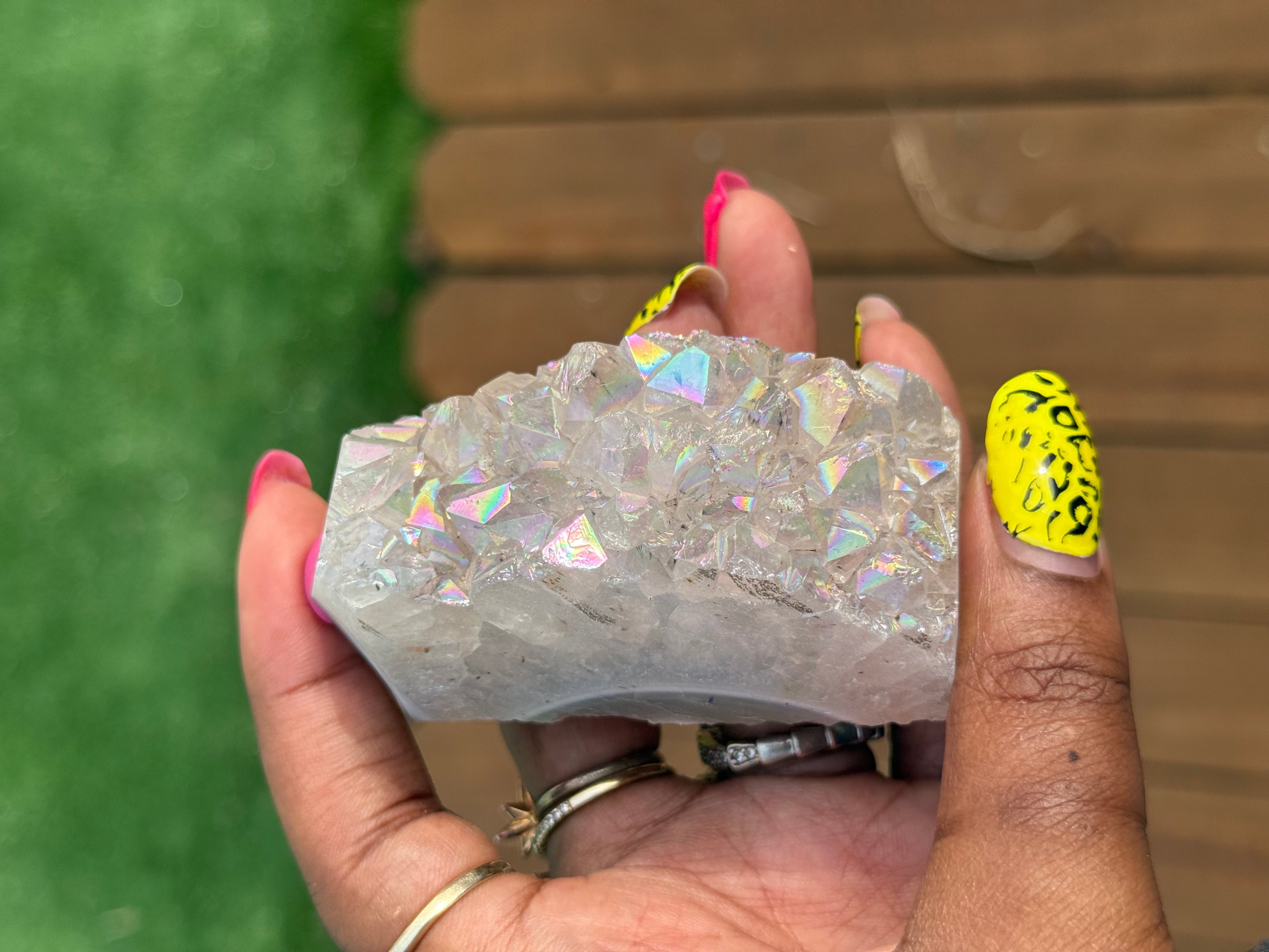 Aura Agate Cluster Tower