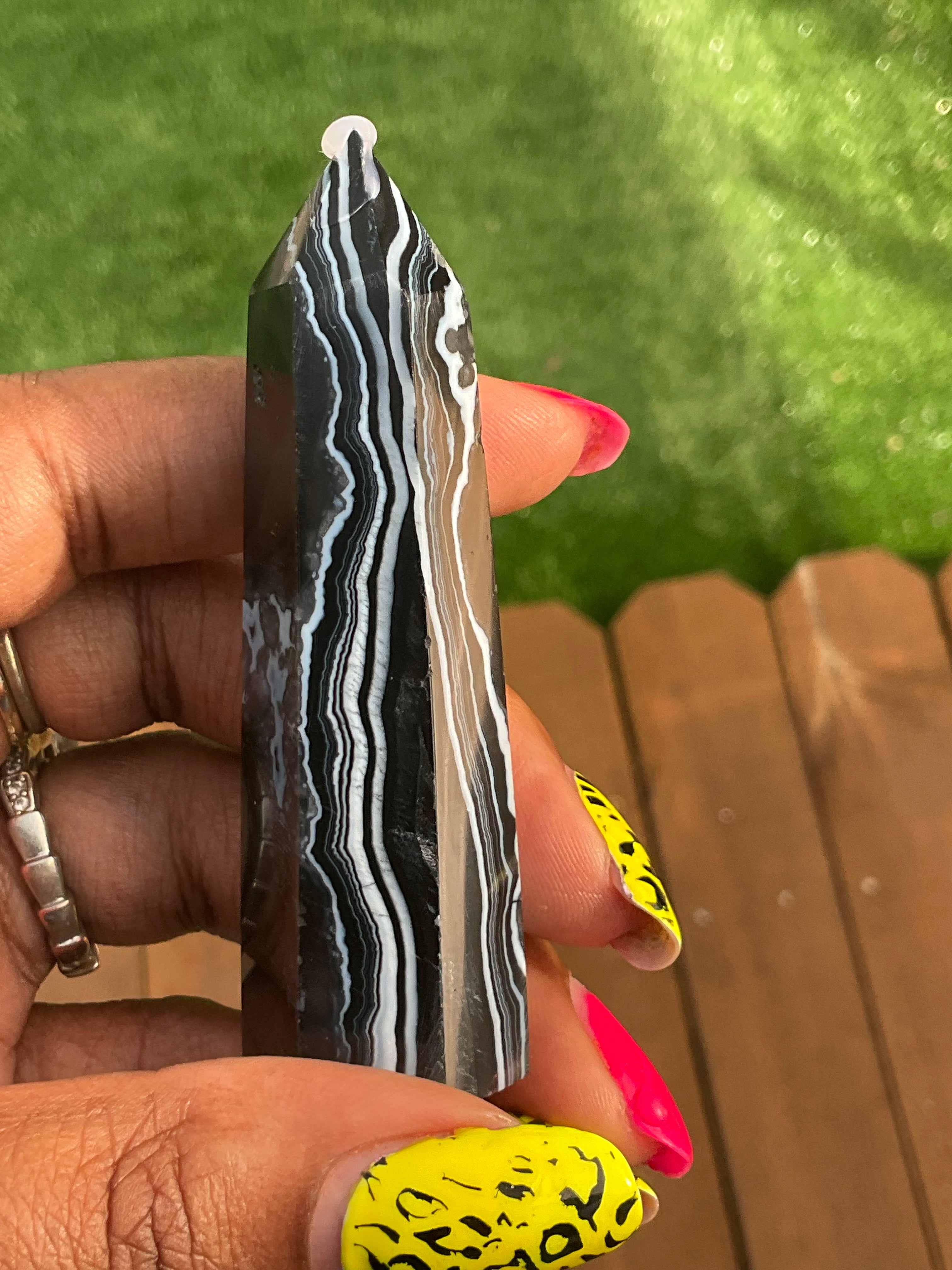 Black Agate Banded Point