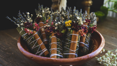Cedar & Cinnamon Floral Smoke Bundle - Invite Prosperity & New Space Renewal