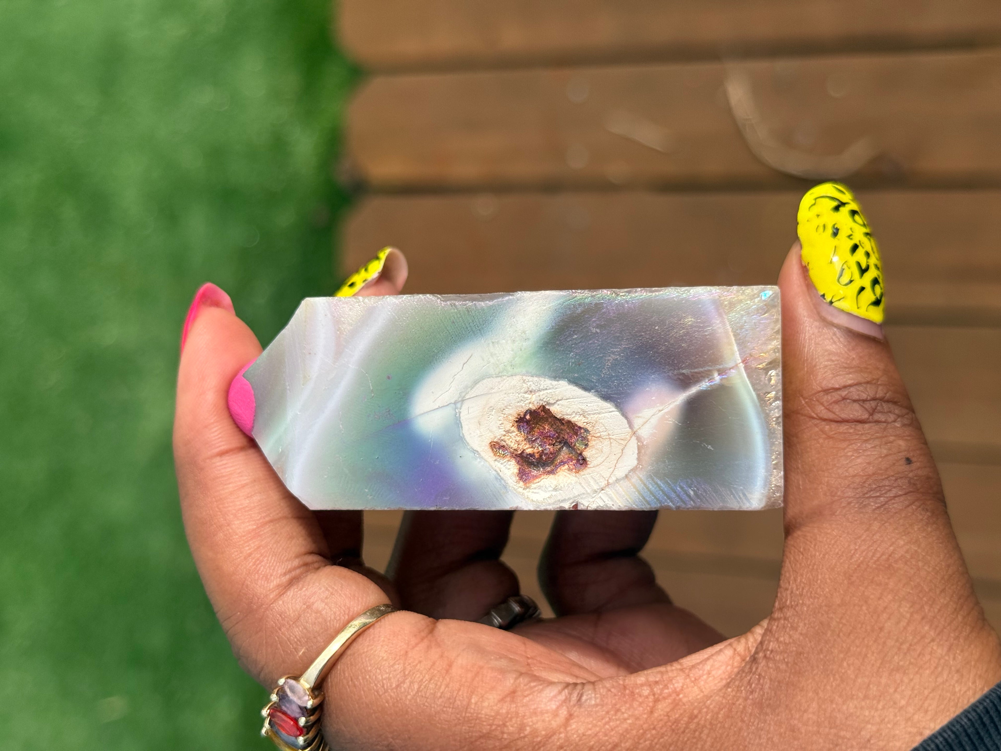 Aura Agate Cluster Tower