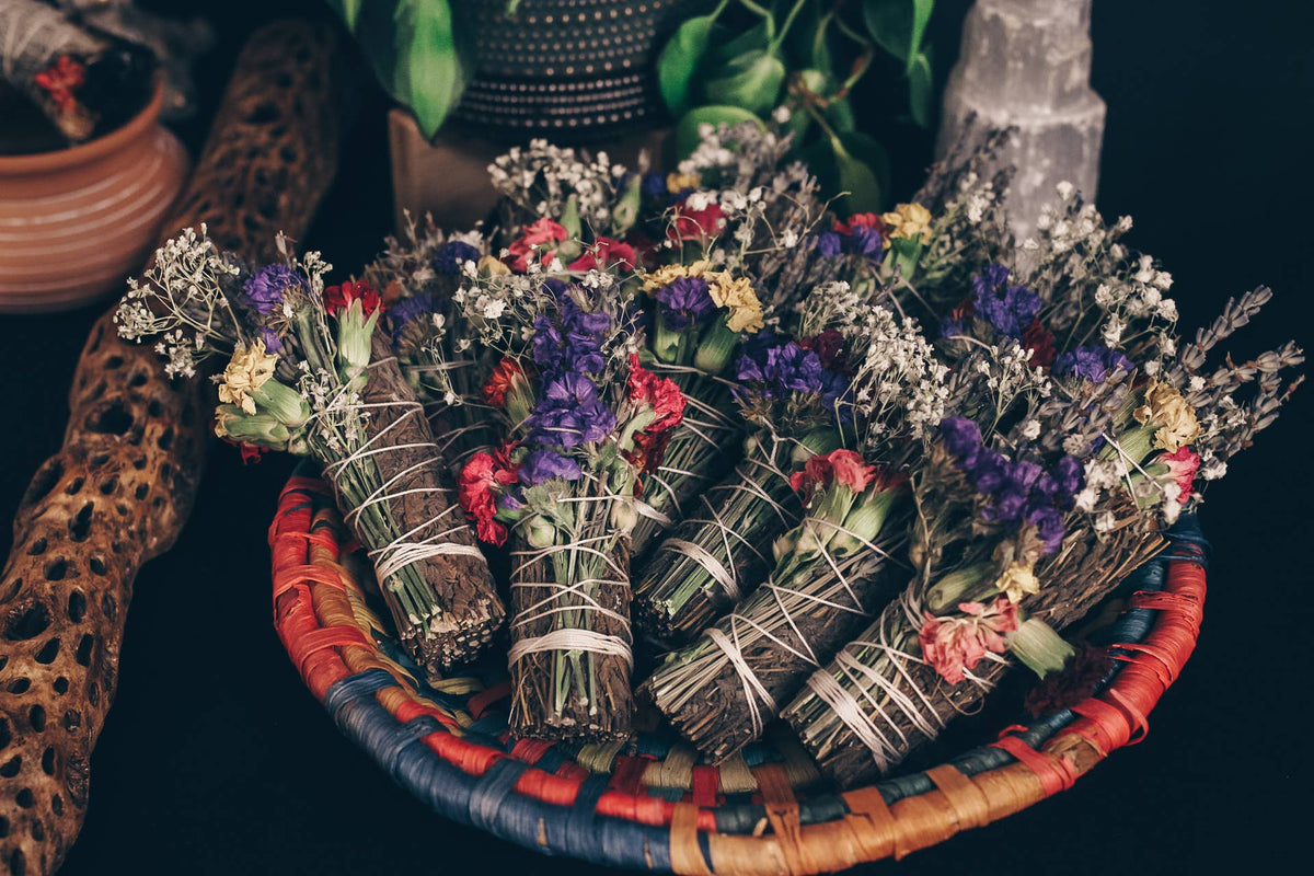 Mugwort Smoke Bundle - Intuitive Connection & Protection
